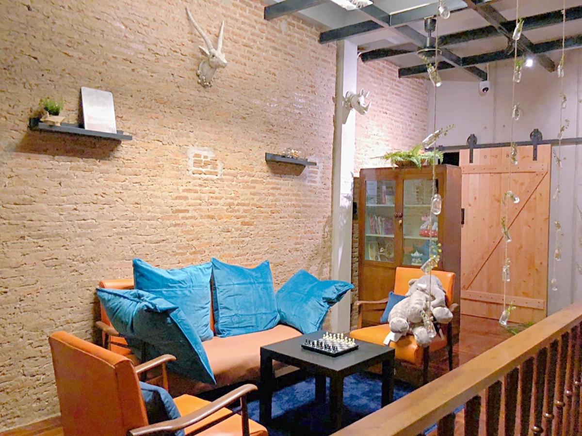 Meemaw'S House Hostel Bangkok Dış mekan fotoğraf